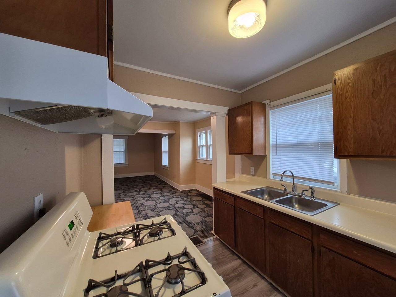 3812 Center St - Photo 2 of 24