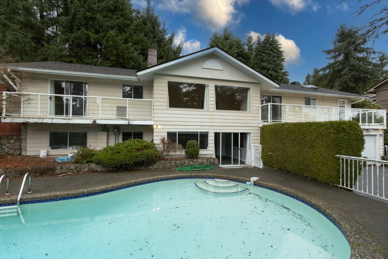 1381 Camridge Road - Photo 2 of 23