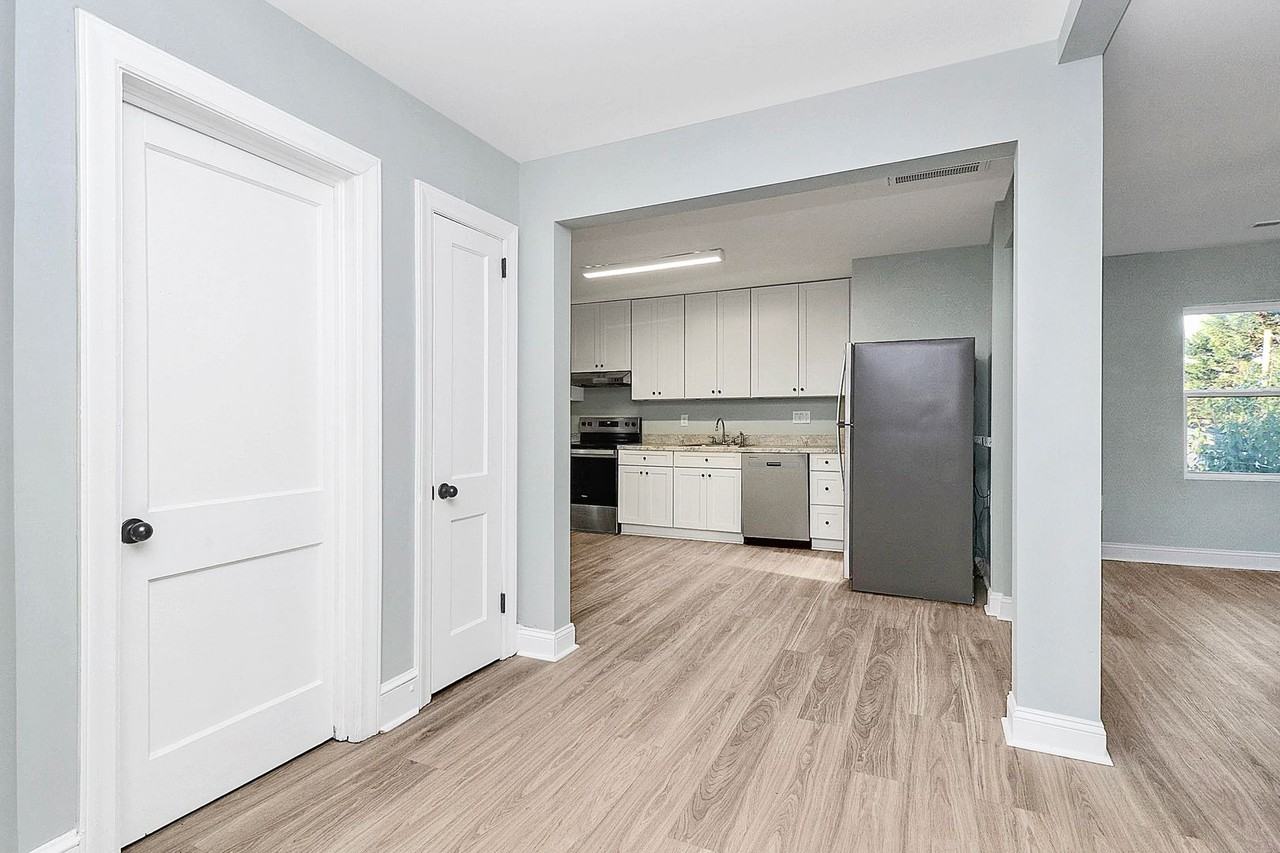 1521 Effingham Rd - Photo 7 of 20