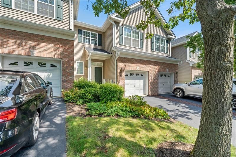 119 Hoover Ave - Photo 3 of 42