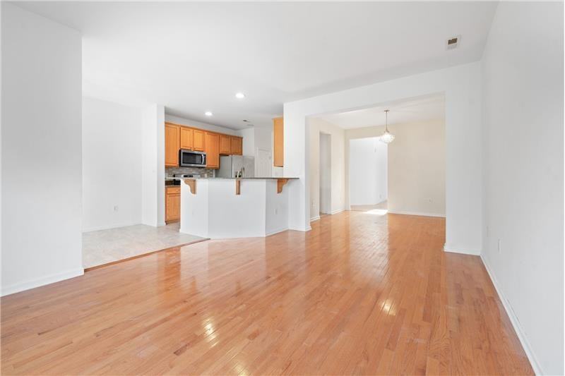 119 Hoover Ave - Photo 6 of 42