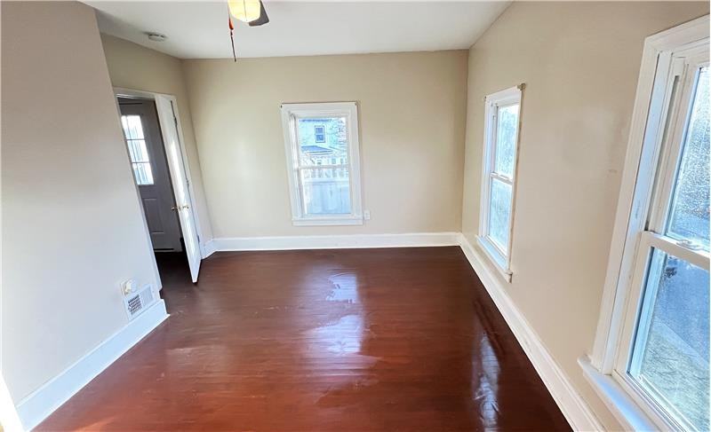 52 Tufts Ave - Photo 6 of 18