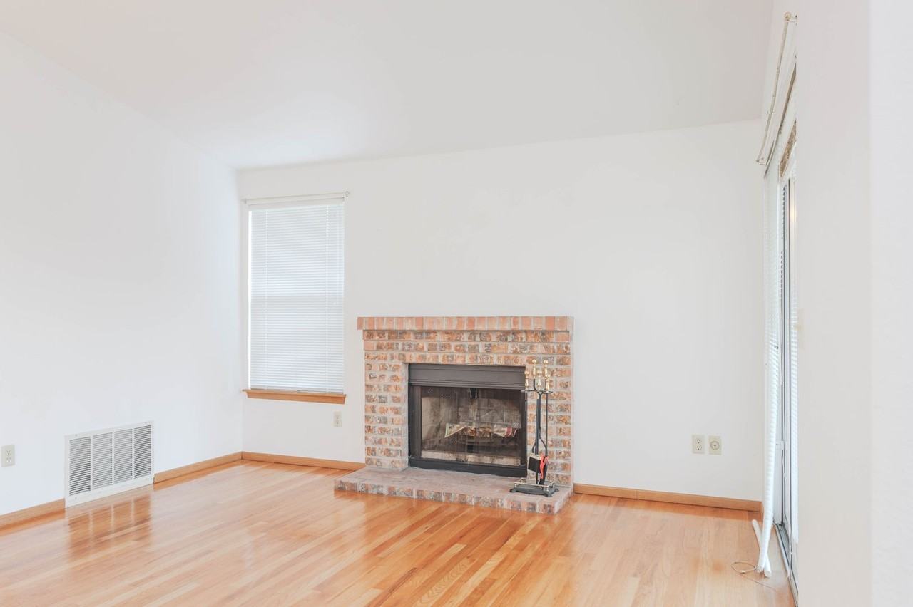 32906 16th Pl Sw - Photo 4 of 11