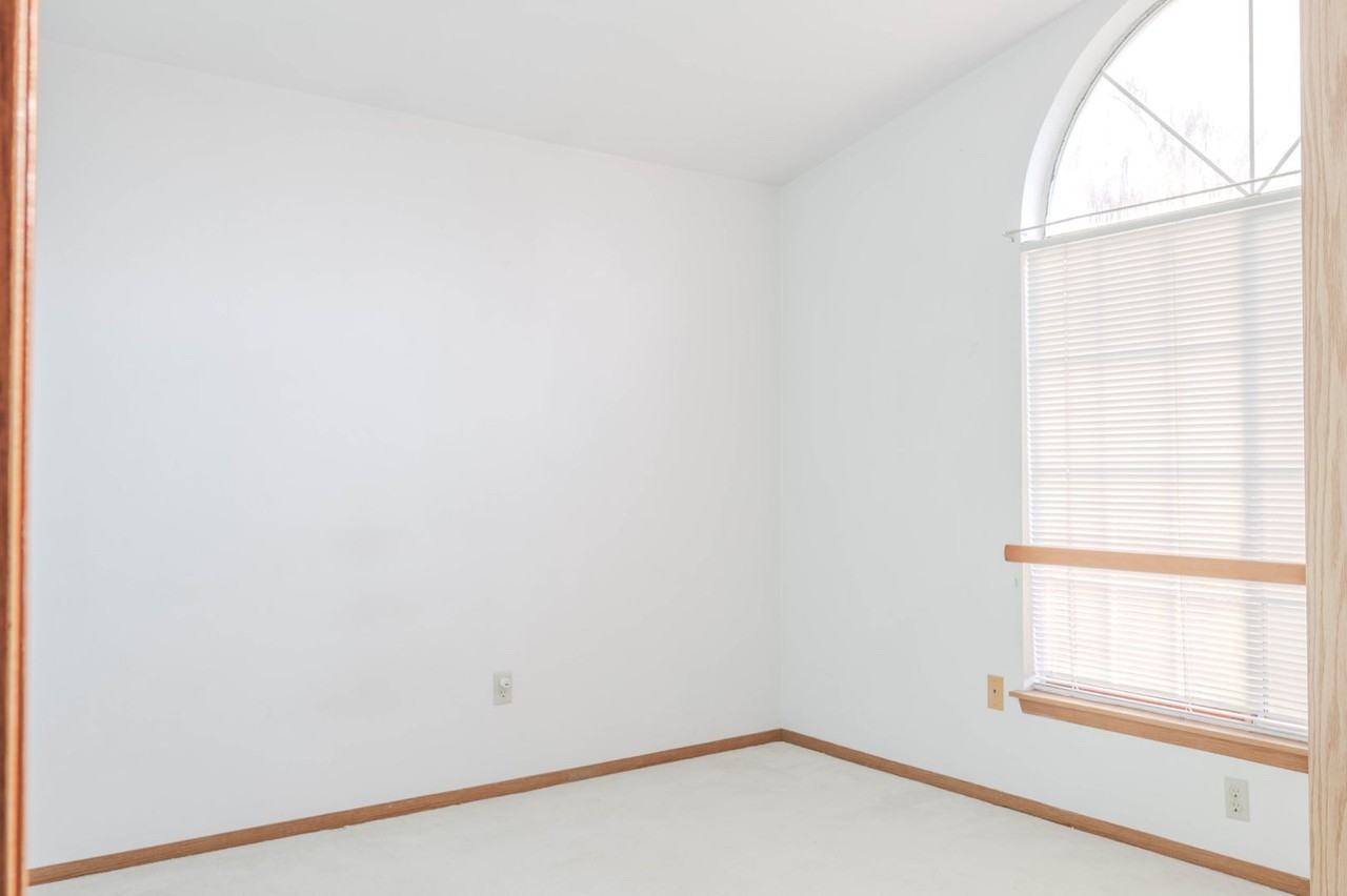 32906 16th Pl Sw - Photo 6 of 11