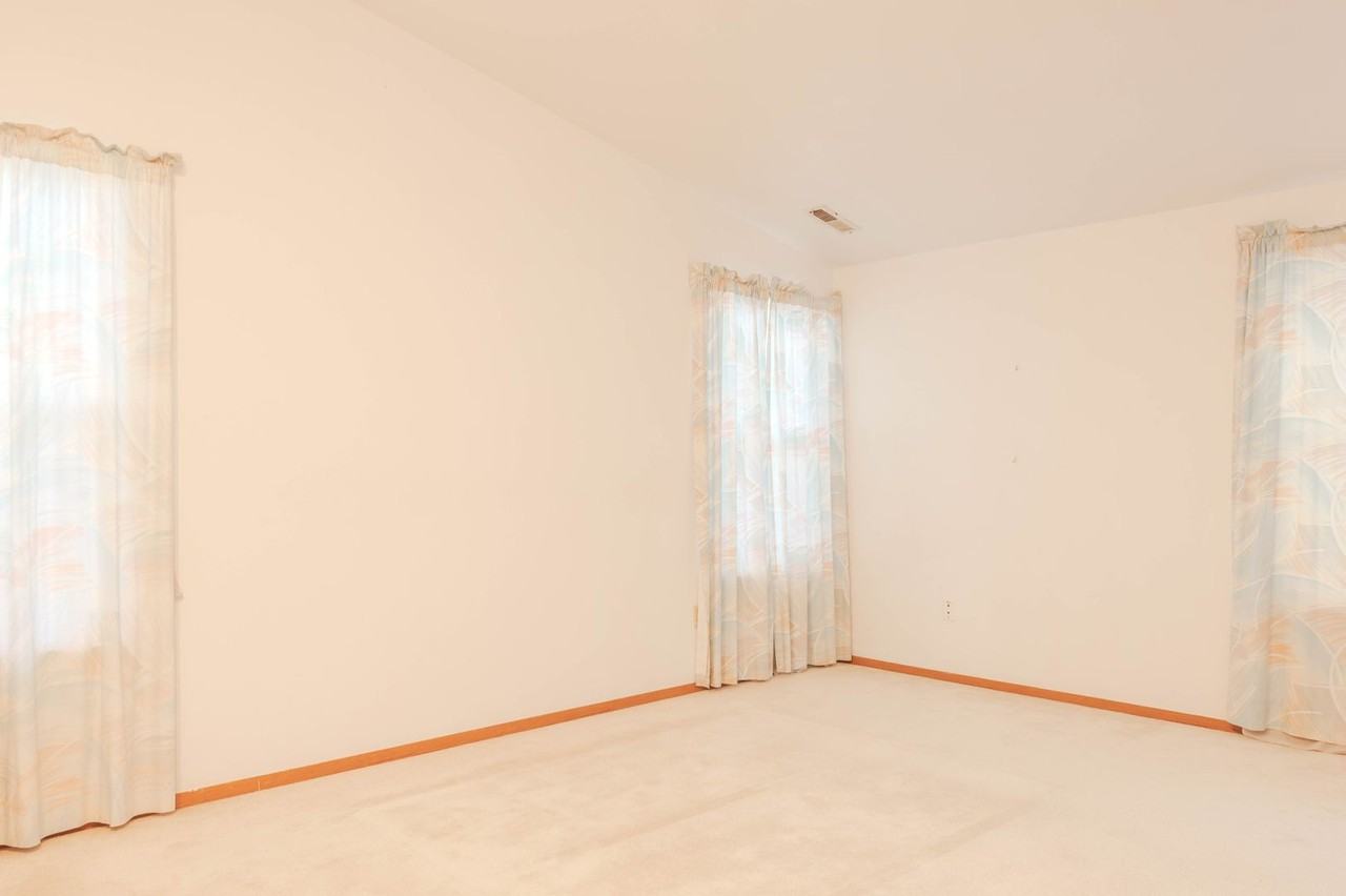 32906 16th Pl Sw - Photo 7 of 11