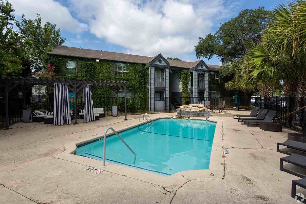 Sangria Park - Photo 4 of 24