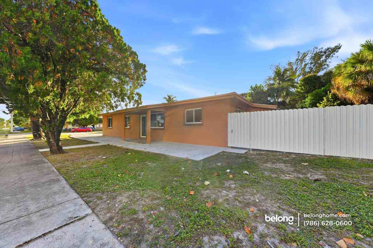 801 Nw 109th St - Photo 2 of 27