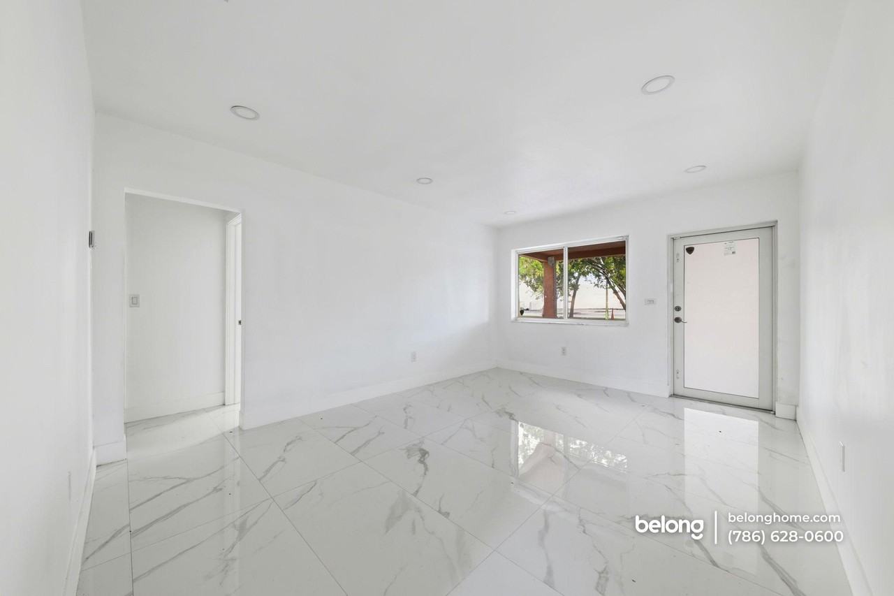 801 Nw 109th St - Photo 6 of 27