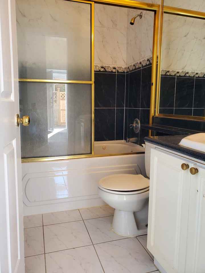 4831 Westminster Highway #Side - Photo 7 of 12