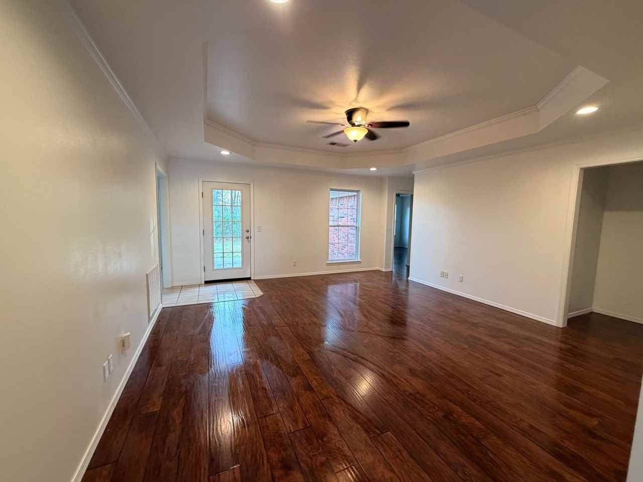 2103 S Verona Ave - Photo 3 of 12
