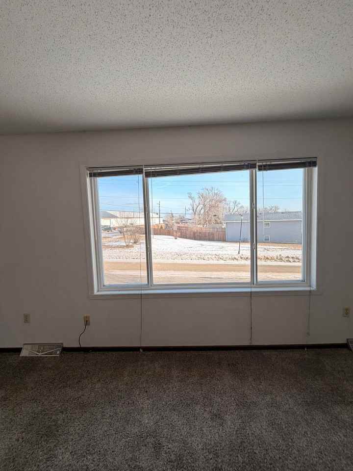 1063 5th Ave NW - Photo 5 of 28