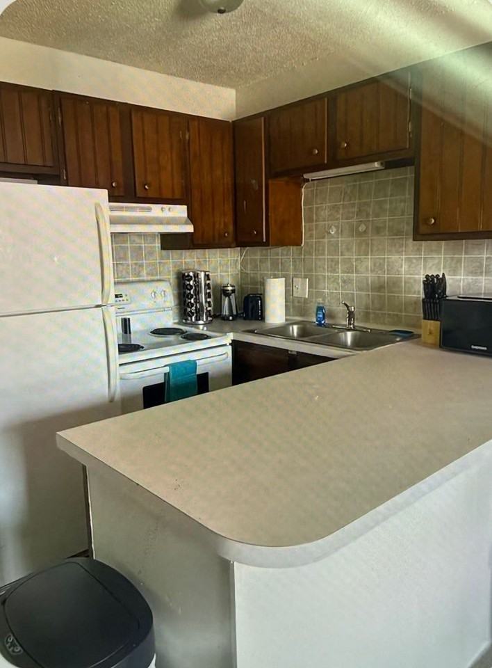 515 Green Valley Dr #20 - Photo 7 of 9