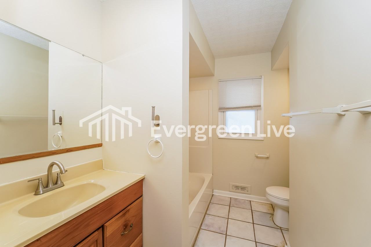 19200 Mayfair Ln - Photo 7 of 15