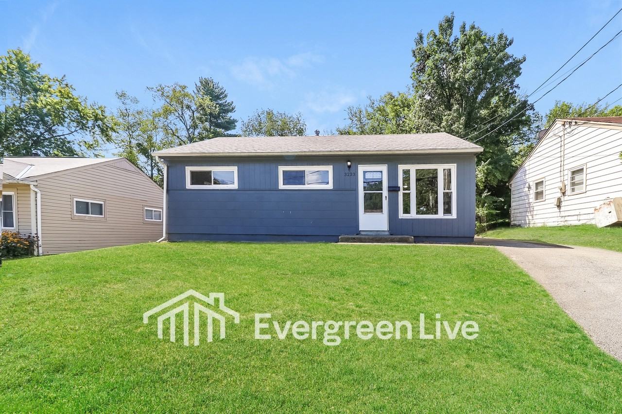 3233 Lapland Dr - Photo 2 of 16