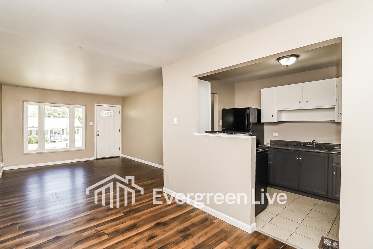 3233 Lapland Dr - Photo 7 of 16