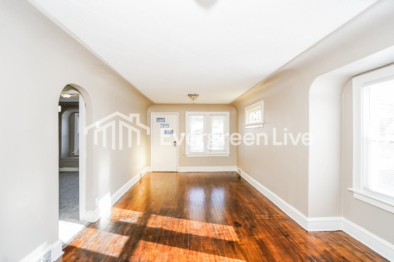 4965 N 55th St Lowr - Photo 4 of 15