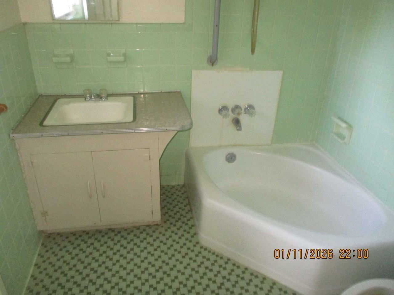 905 W Tift Ave Apt B - Photo 5 of 5