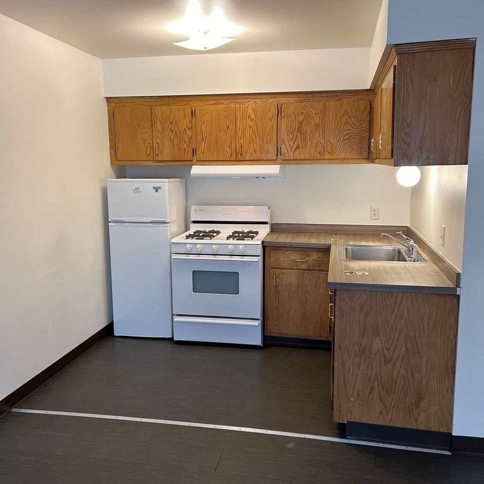 210 North Summit Street - Photo 2 of 9