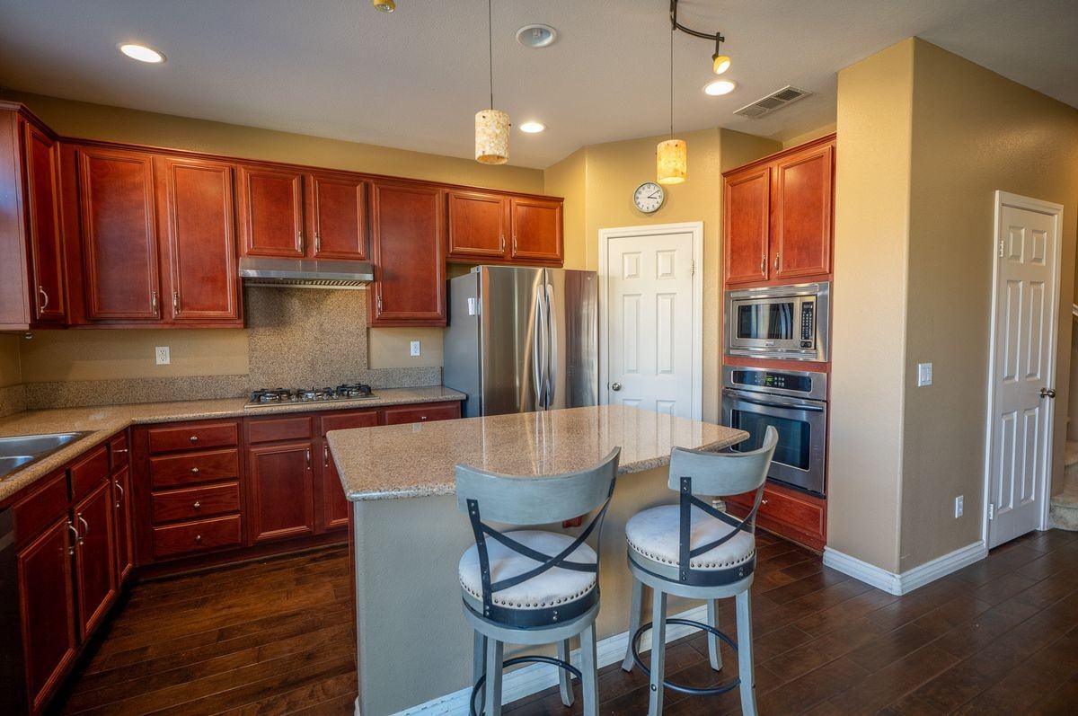 13208 Firestone Dr - Photo 4 of 23