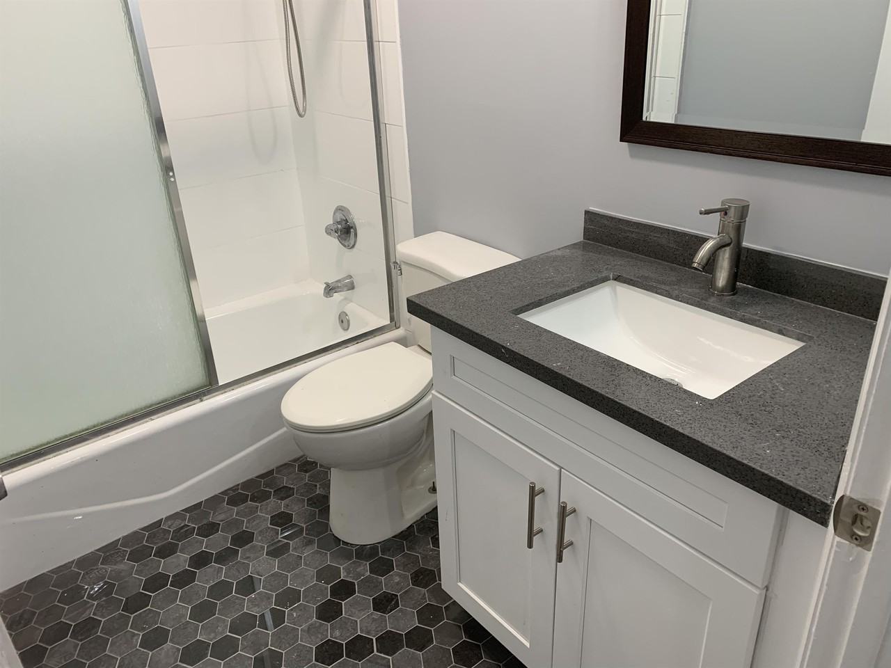 627 N Alexandria Ave - Photo 5 of 16