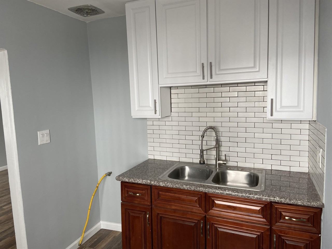 940 S Arapahoe St - Photo 7 of 18