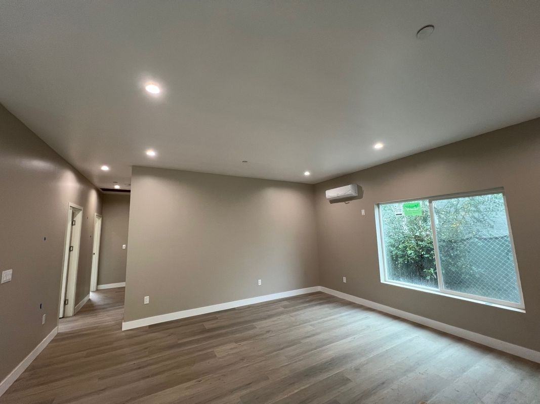 11910A Fidel Ave - Photo 2 of 10