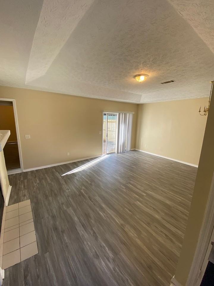 2148 Hunter Ct - Photo 2 of 9