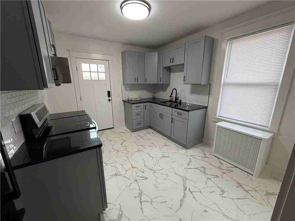 532 Post Rd - Photo 3 of 11