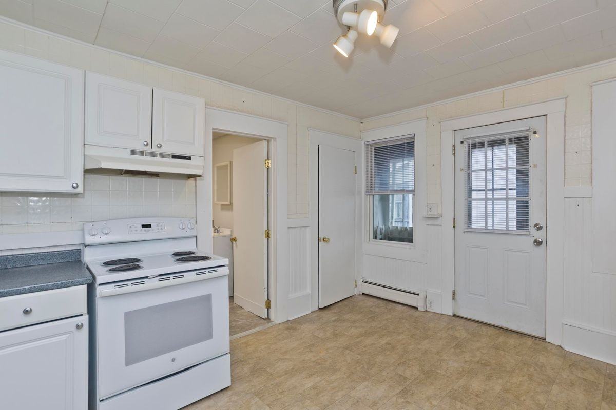 1622 East St ##16 - Photo 5 of 18