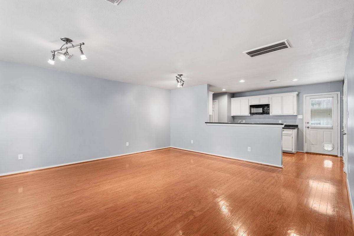 1710 Redwing Cove Dr - Photo 6 of 28