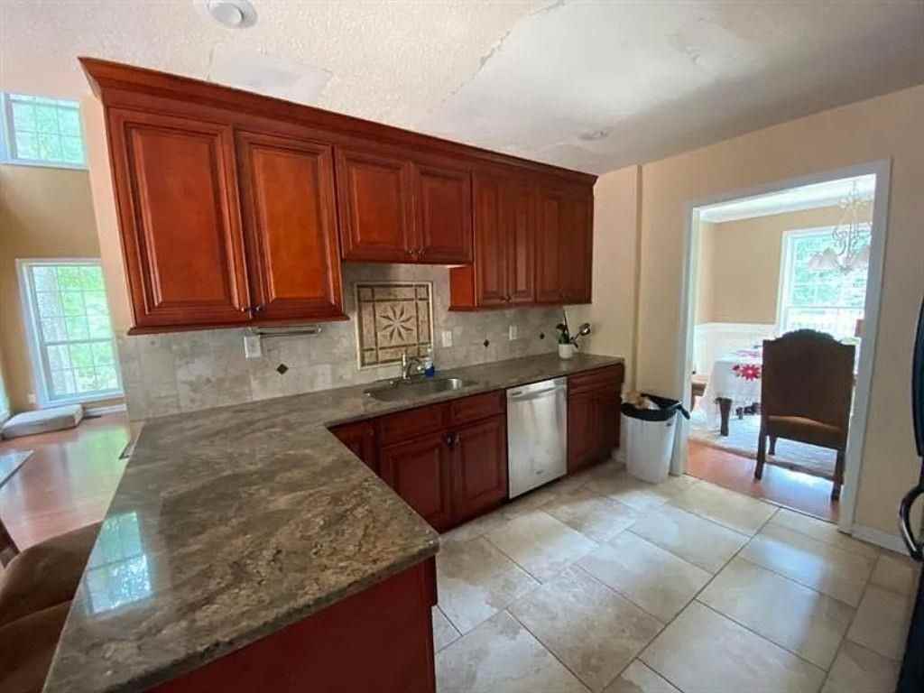 1261 Lakeview Rd Road - Photo 6 of 23