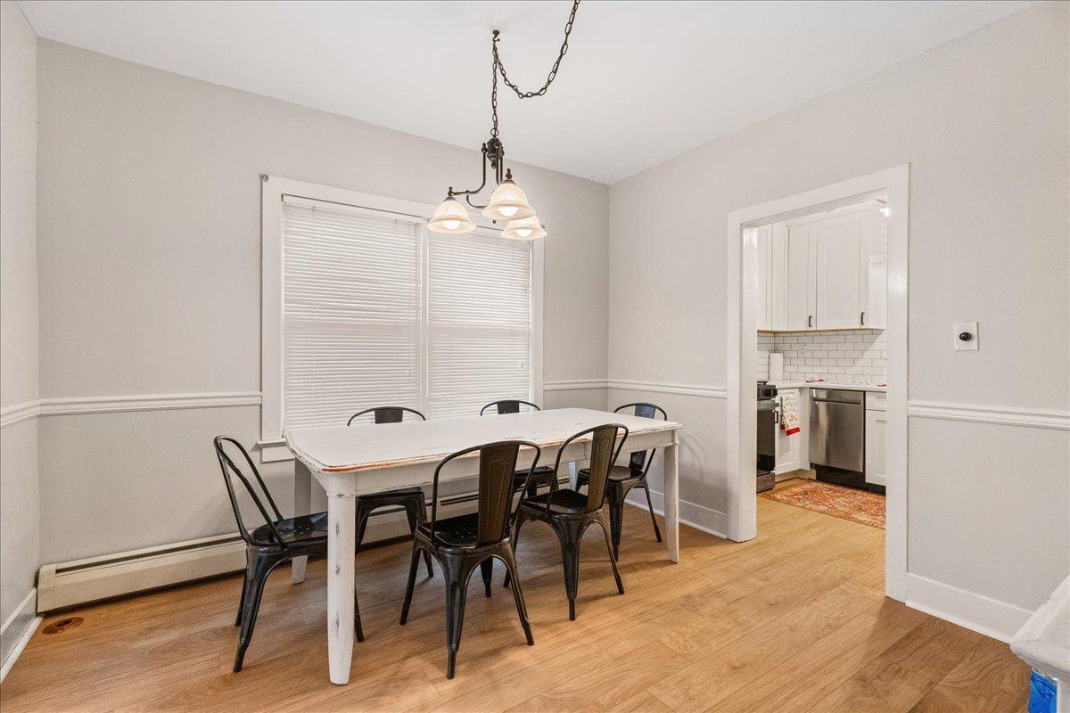 21 Heathcote Brook Rd - Photo 3 of 5