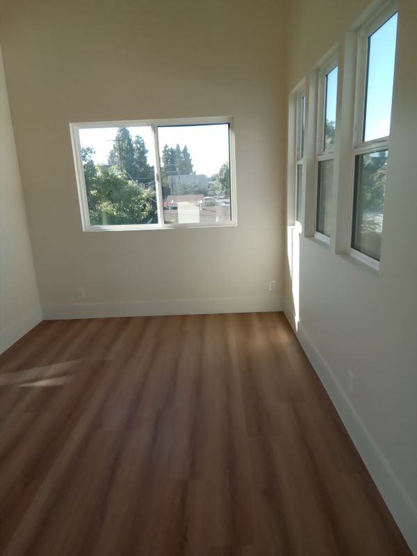 1162 W Adams Blvd - Photo 4 of 4