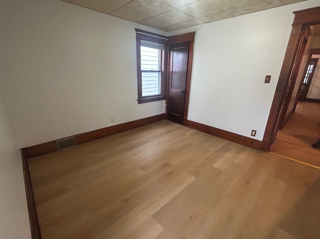 528 Ontario St - Photo 4 of 11