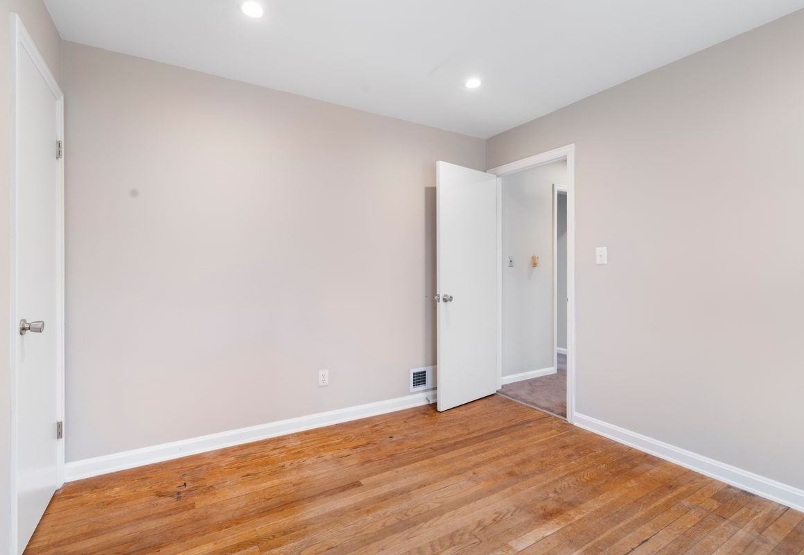 1108 Reece Rd - Photo 4 of 39