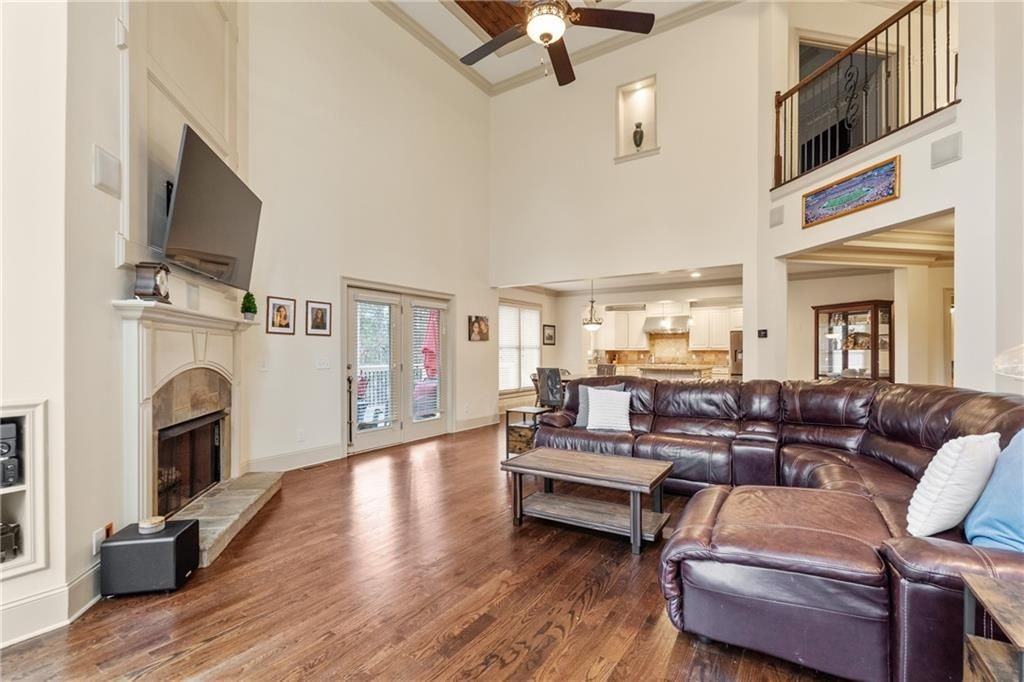 2408 Winter Garden Pl - Photo 5 of 48