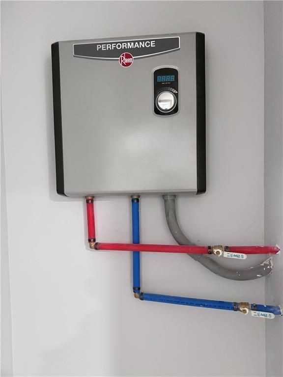 2175 Hanfred Ct - Photo 7 of 9