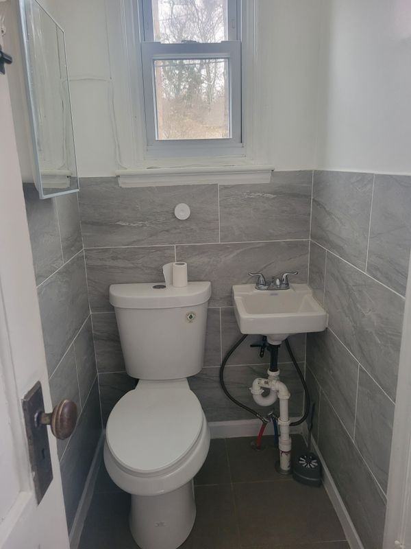 2615 Filbert Ave - Photo 5 of 9