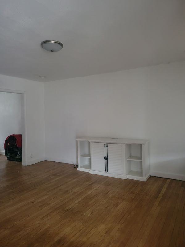 2615 Filbert Ave - Photo 7 of 9