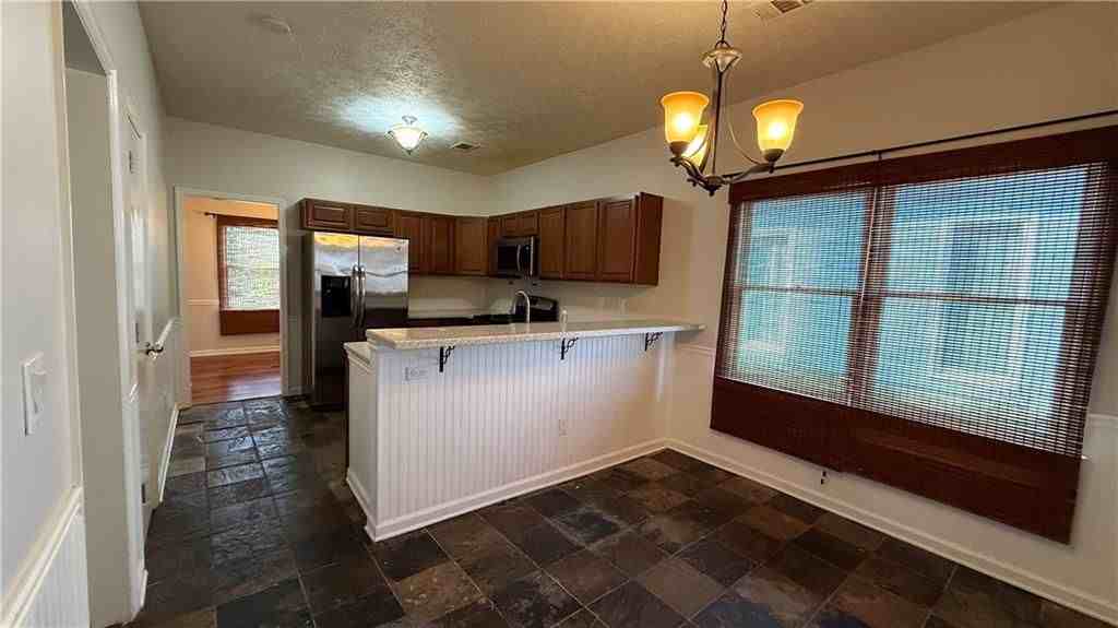 1399 Sisters Ct - Photo 3 of 15