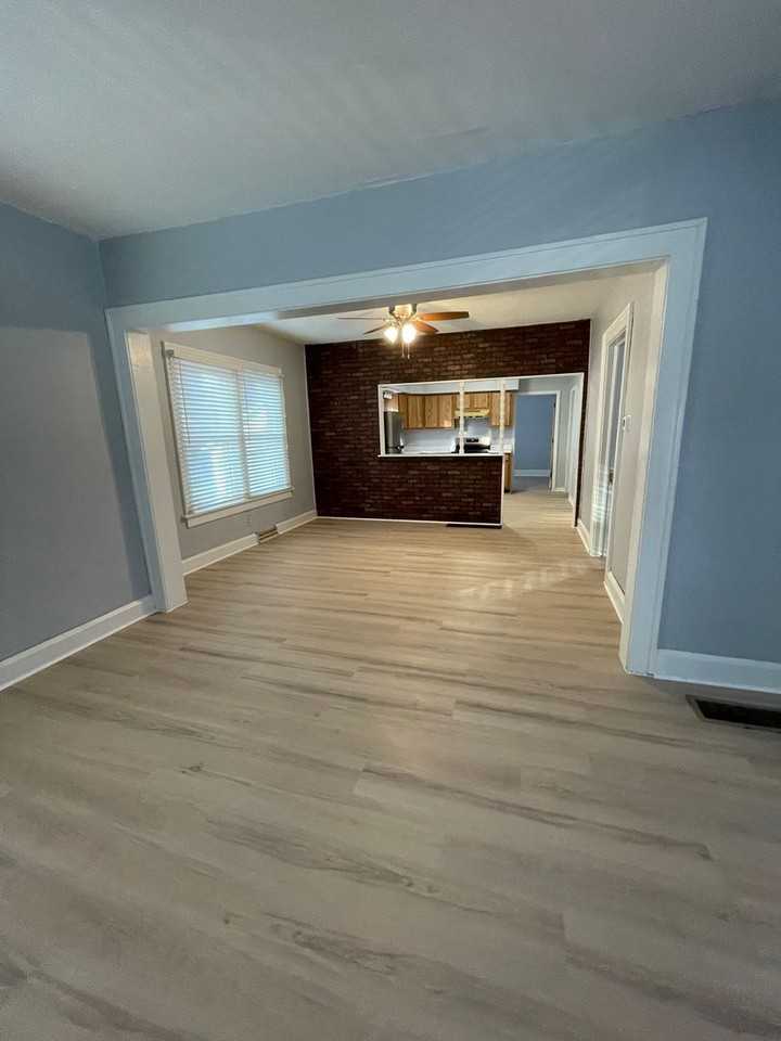 1115 S Luick Ave - Photo 2 of 13