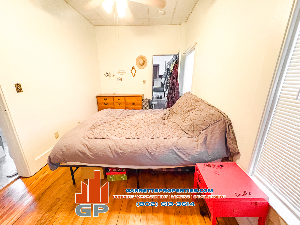 10 Loomis Street - Photo 4 of 10