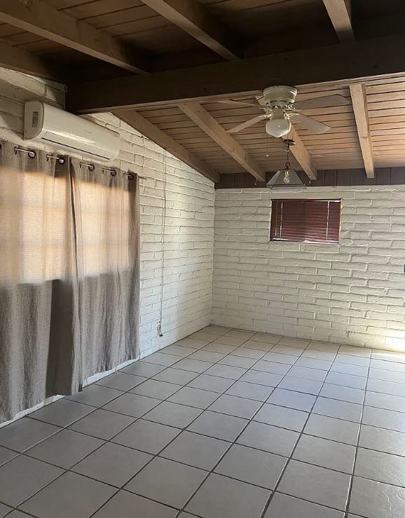 1576 // 2541 East Elm Street #3 - Photo 4 of 9