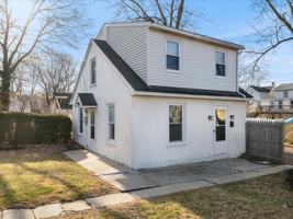 featured image of 116/118/118.5 W Montgomery Avenue