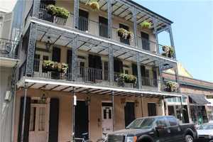 featured image of 517 Dumaine St