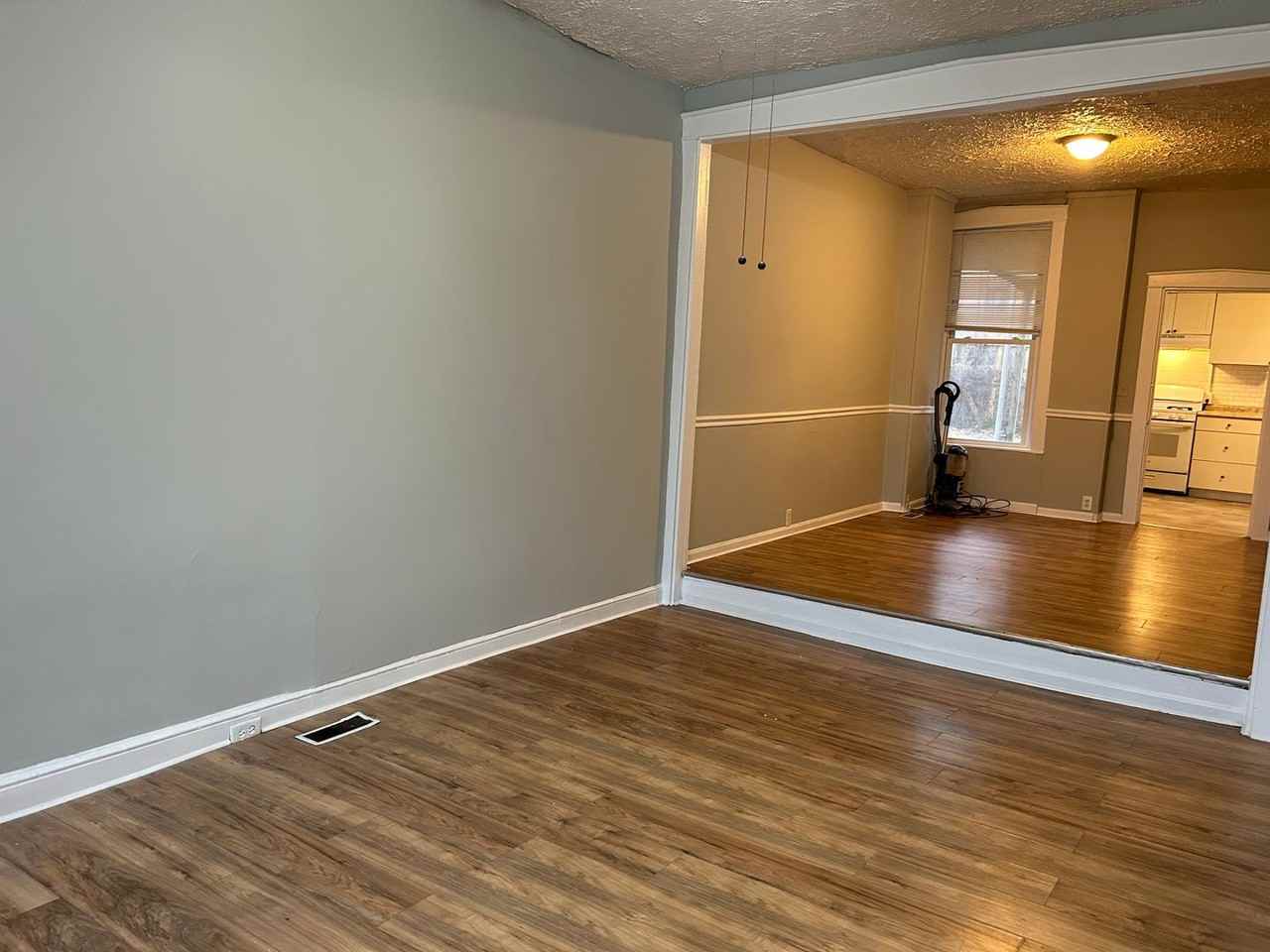 348 N Plum St - Photo 2 of 16