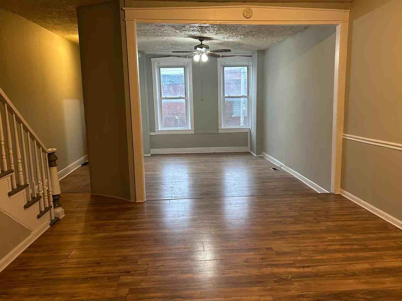 348 N Plum St - Photo 3 of 16