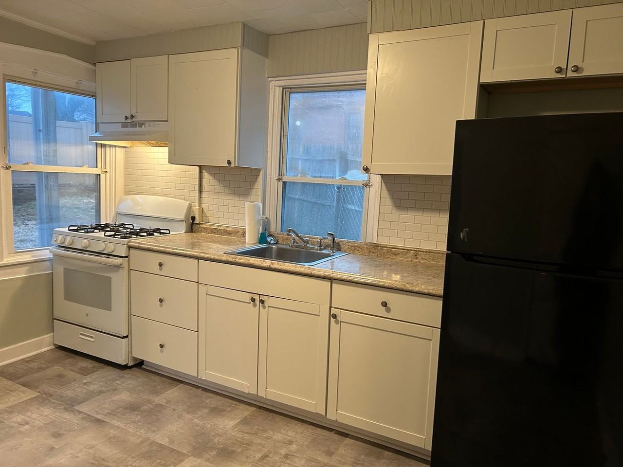 348 N Plum St - Photo 5 of 16