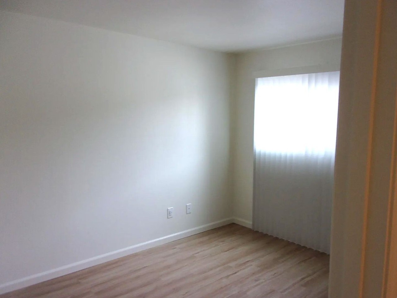 728 N G St #C - Photo 5 of 9