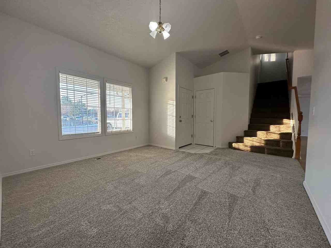 1610 N Ohio Ave - Photo 3 of 16